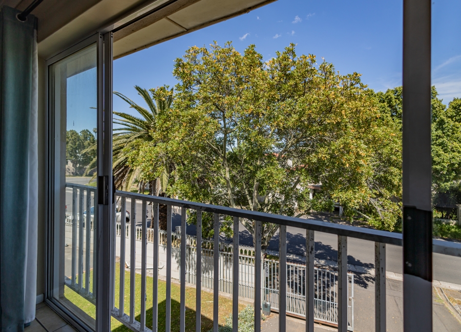 4 Bedroom Property for Sale in Kenridge Western Cape